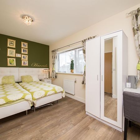Rowan Park Lodge Londen Buitenkant foto