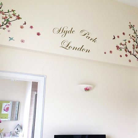 Rowan Park Lodge Londen Kamer foto